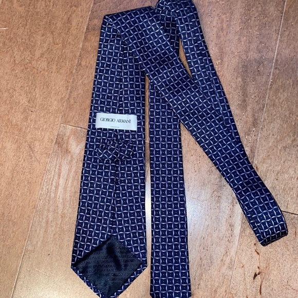 Giorgio armani men’s tie - Picture 2 of 2